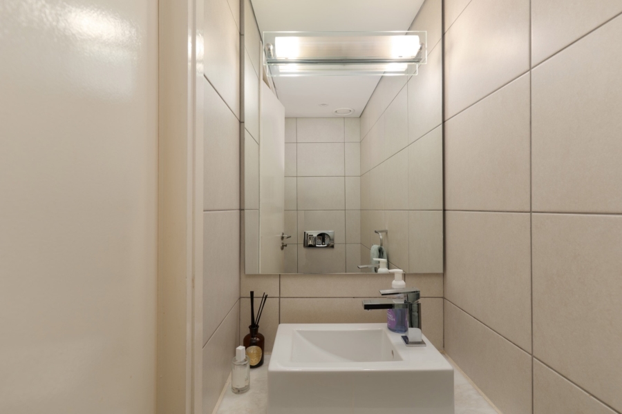 2 Bedroom Property for Sale in Gardens Western Cape